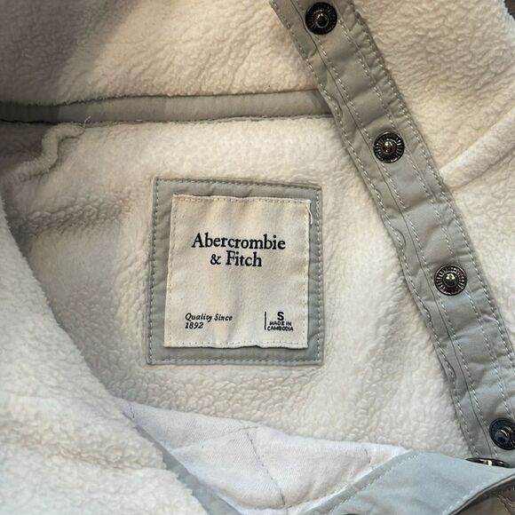 Abercrombie & Fitch Asymmetrical Snap Fleece Sweatshirt GREY & White Size Small - Picture 6 of 12